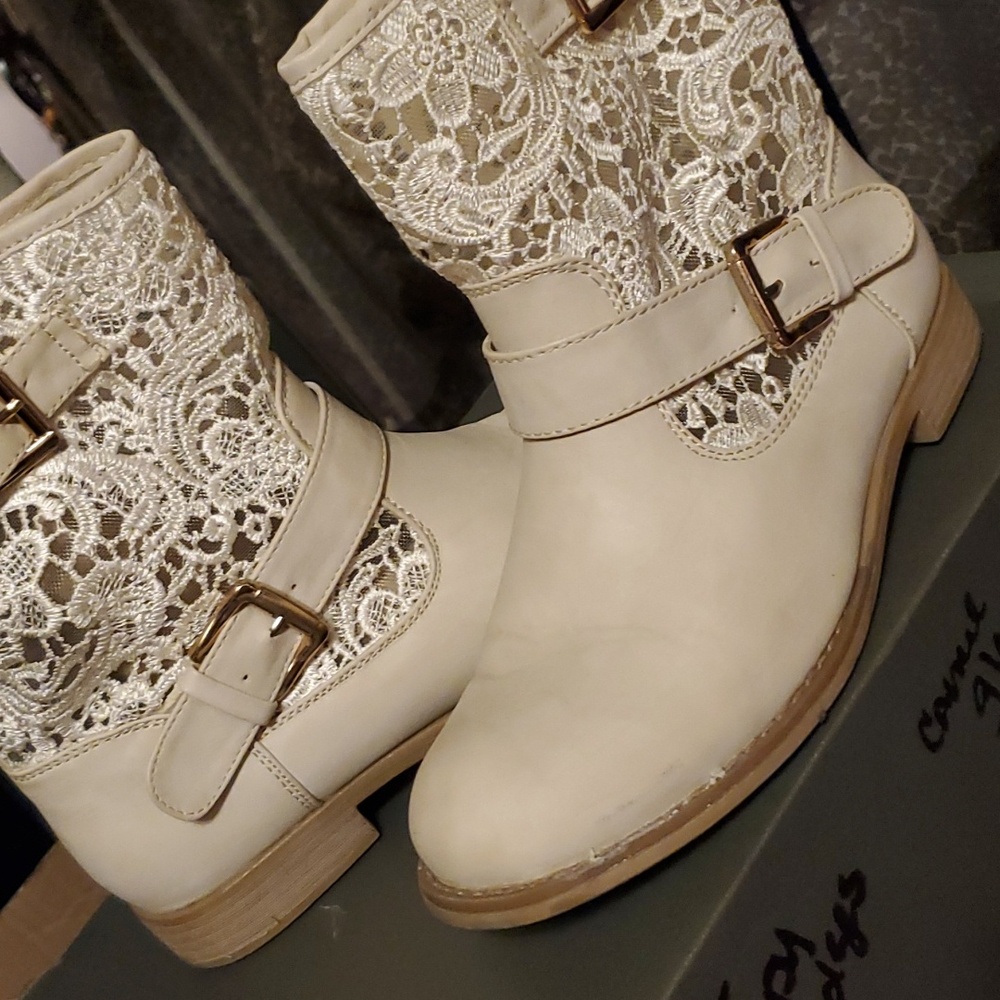 Ankle boots